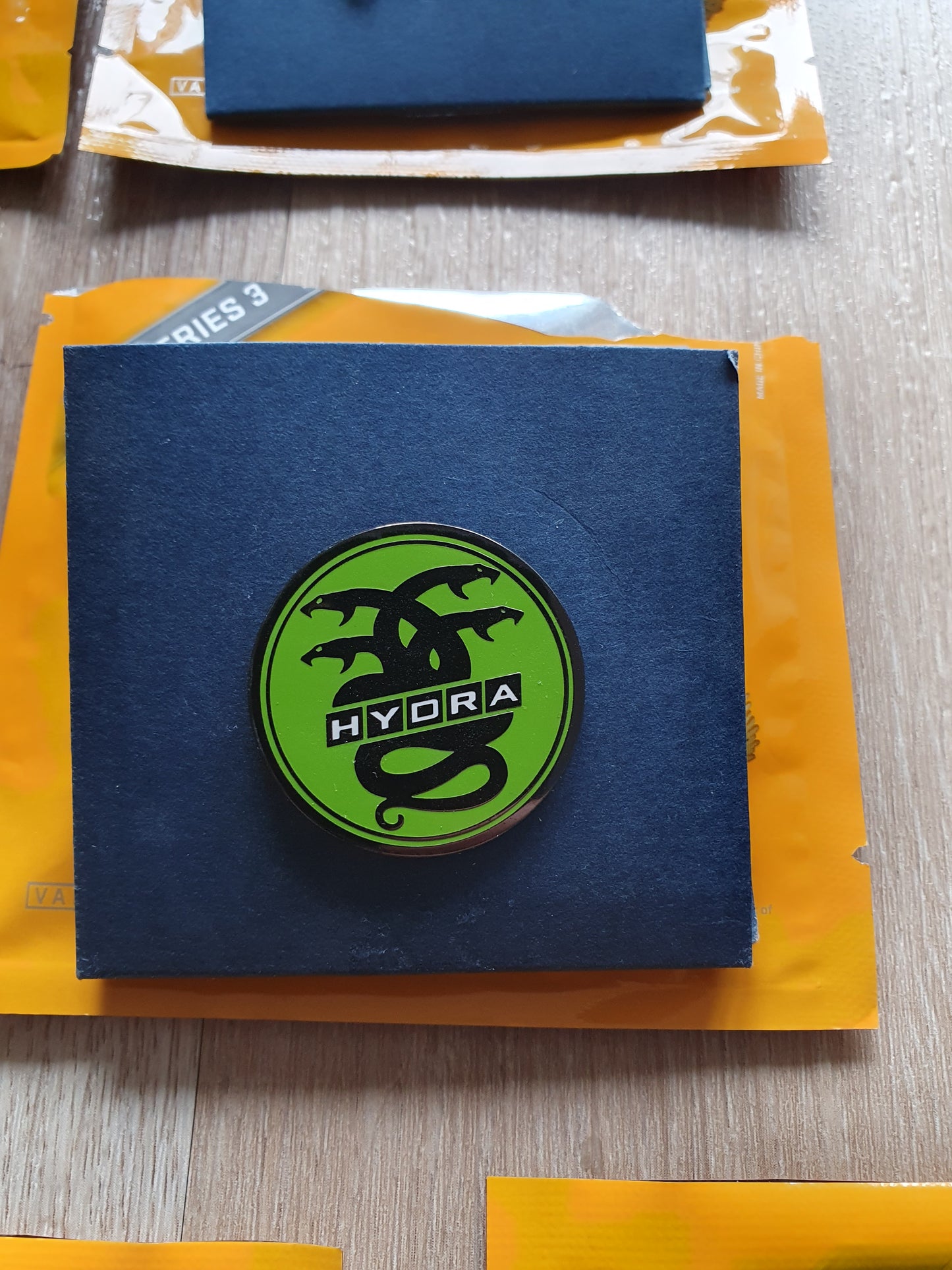 AUSWAHL CS:GO Pin Series 3 Collectible Pin +Ingame Key STEAM Valve CSGO HOWL CS2